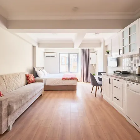 Aymira Pangalti Apartahotel