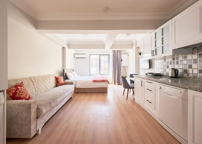 Aymira Pangalti Apartahotel
