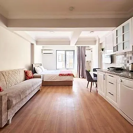 Aymira Pangalti Aparthotel